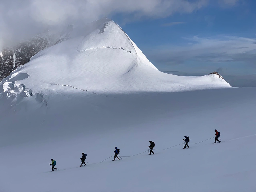 Midis Group sponsor Maxime Chaya's plan to summit Tibetan peak on skis