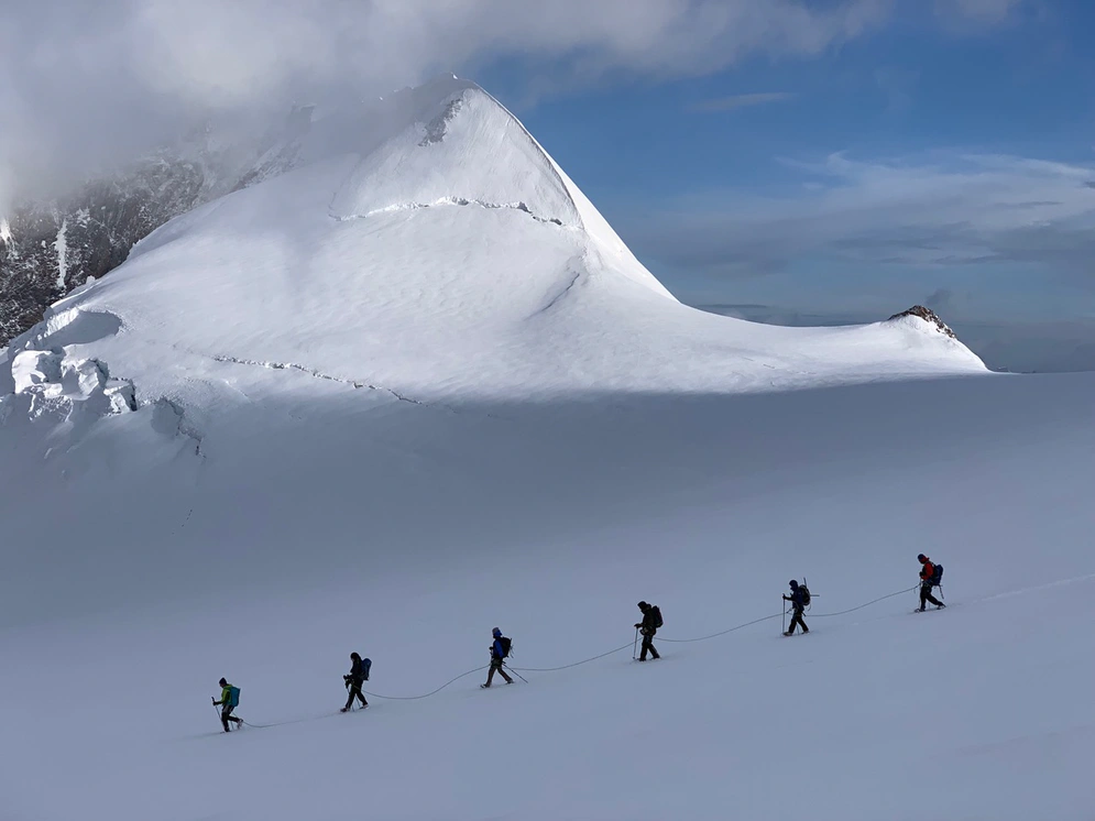 L'équipe de Maxime utilisera des skis pour réaliser le défi. Voici un aperçu du voyage. Crédit photo: Maxime Chaya