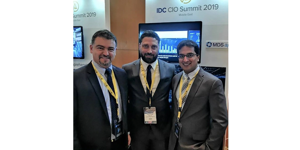 L'équipe de MDS ap au sommet IDC CIO 2019: De gauche à droite: Johnny Beyrouthy, Directeur Régional, Moyen-Orient Nord; Rabih Nasr, Directeur des Ventes; Raheel Chagani, Consultant Principal en Prévente, Analyse d’Affaire. Crédit photo: MDS ap