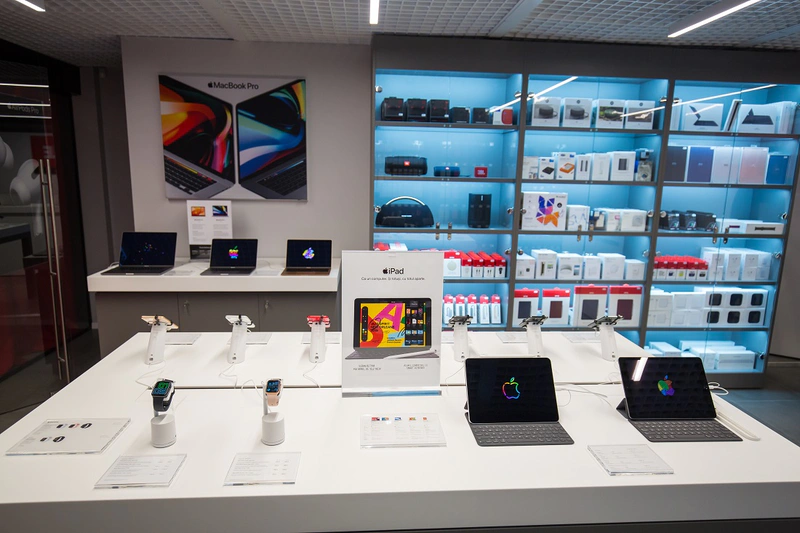 Les fans de Cluj Apple peuvent voir la gamme des meilleurs produits, y compris les modèles ultra-performants iPhone 11, 11 Pro et 11 Pro Max, le nouveau MacBook Pro 16 pouces et l'Apple Watch Series 5. Crédit photo - iSTYLE