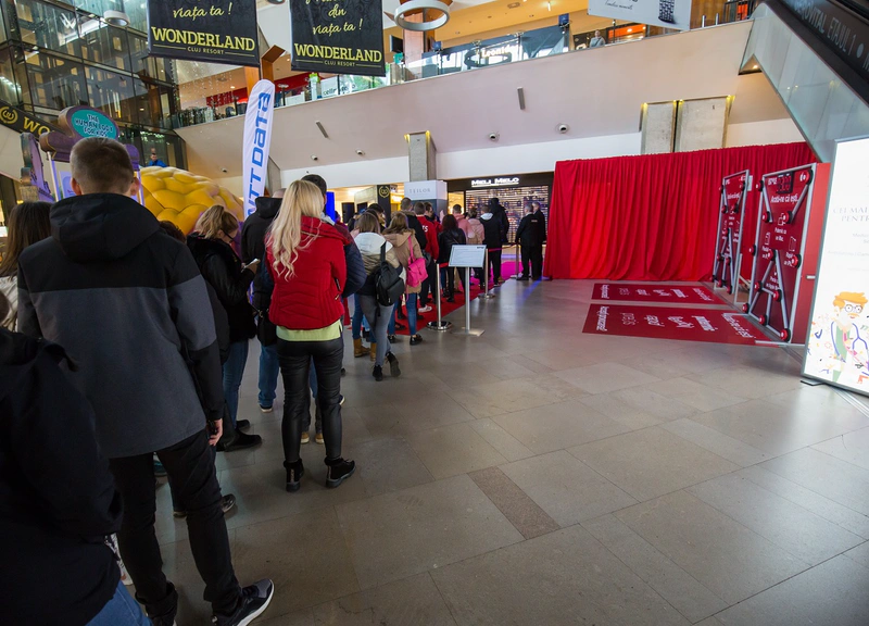 Crowds of people queued in the mall to see the latest Apple products. Photo credit - iSTYLE