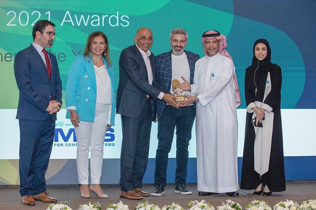 MDS CS reçoit son prix CISCO : (de gauche à droite) Osama Alzobi, Rania Matouq, Bashar Hawari, Mohammad Lafi, Salman Faqeeh et Maha AlIbrahim. Crédit photo: MDS CS