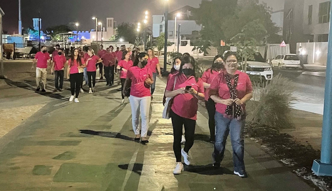 people out on a walk and run to raise money