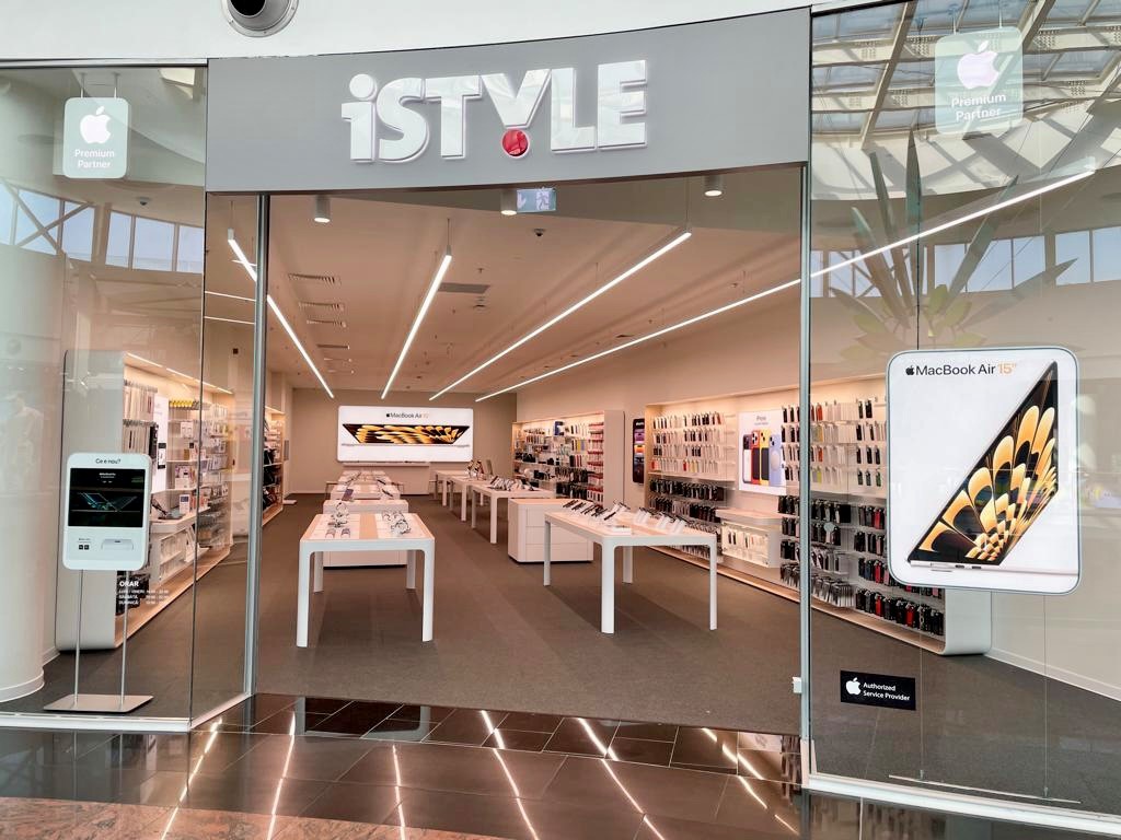 a hi-tech store exterior with the word iSTYLE on the fascia