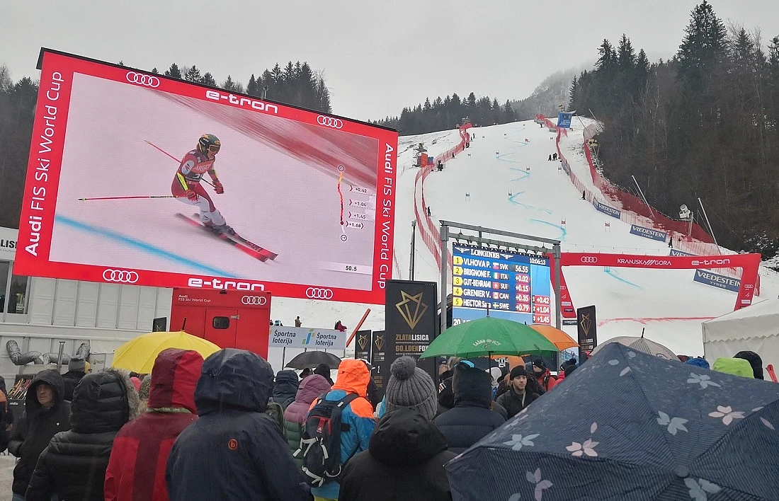 Vue de la ligne d'arrivée de l'épreuve de ski alpin Golden Fox.
