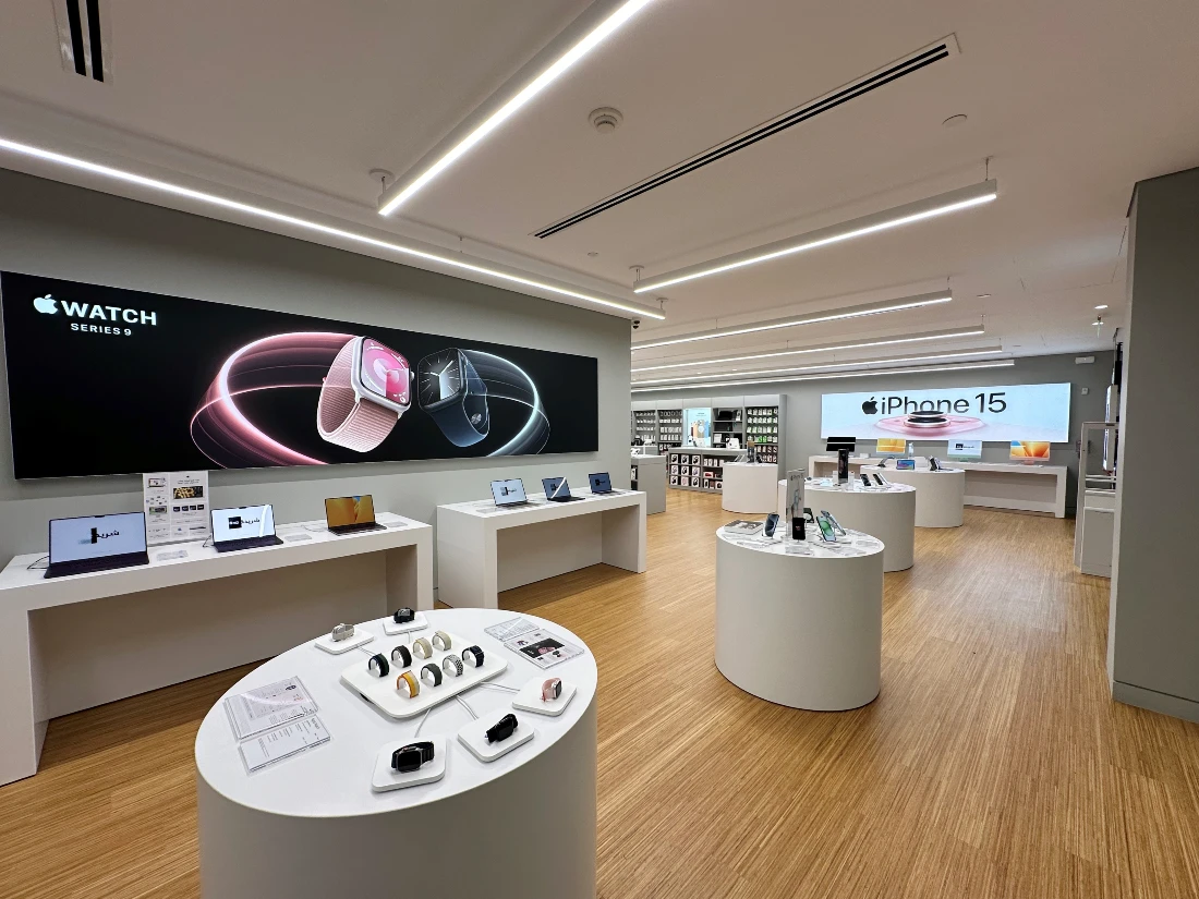 intérieur d'un magasin de haute technologie