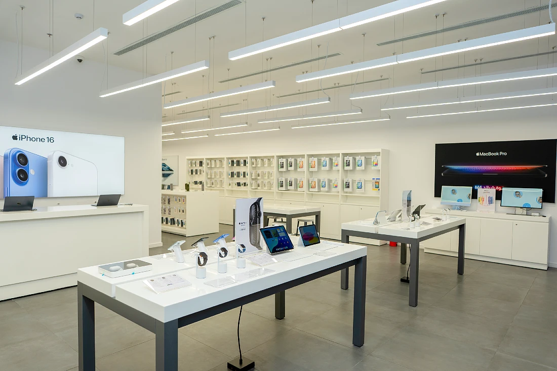 Intérieur d’un magasin high-tech