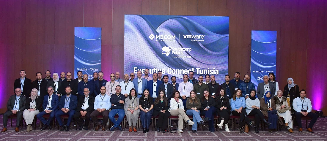 Photo de groupe lors d'un événement high-tech